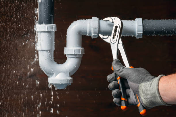 Professional Emergency Plumber technician working in Mohnton, PA